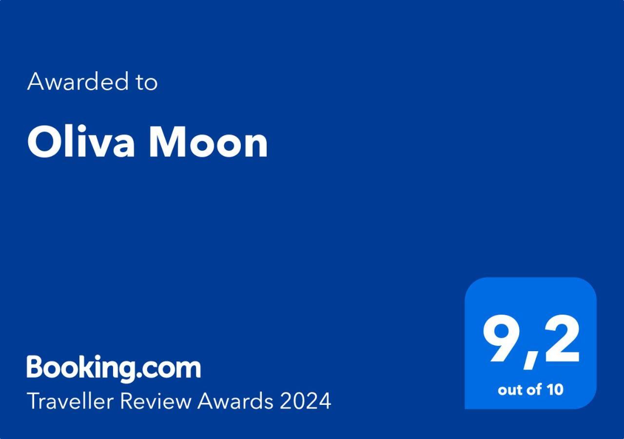 Oliva Moon Apartment Bagian luar foto